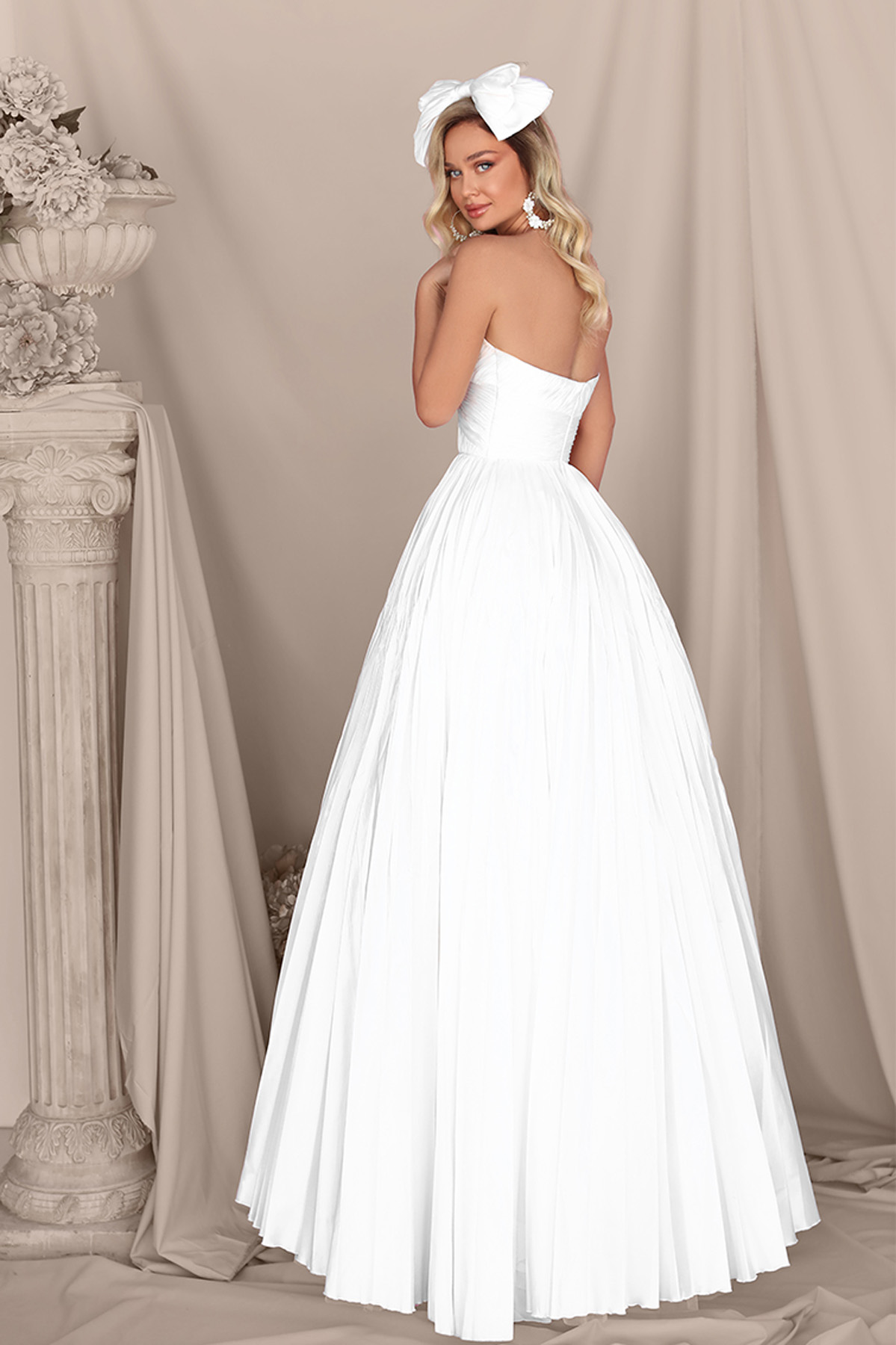 Picture of 10109 - STOCK BRIDAL GOWN