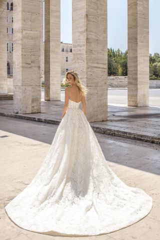 Picture of 10302 - LUKE BRIDAL GOWN