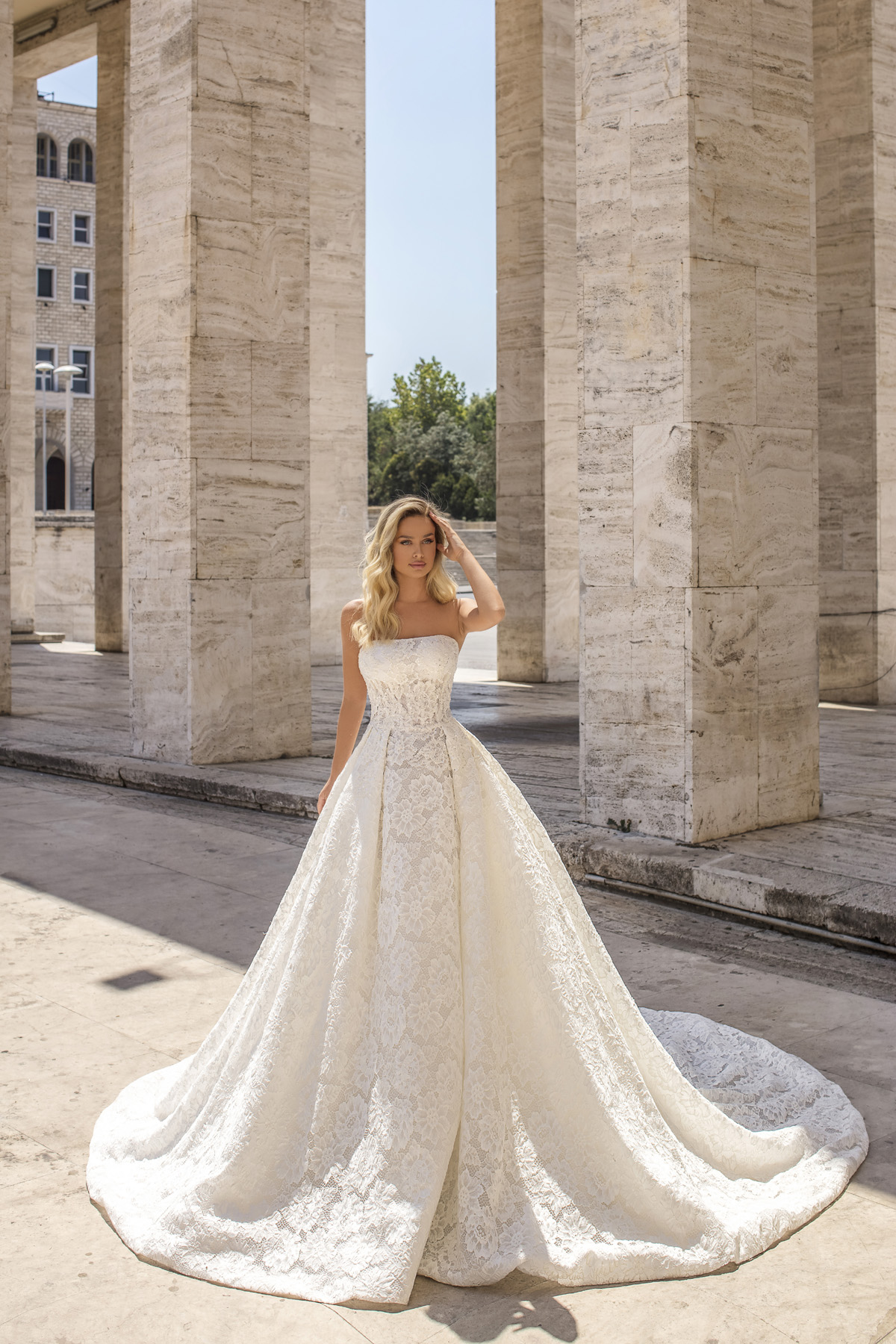 Picture of 10302 - LUKE BRIDAL GOWN