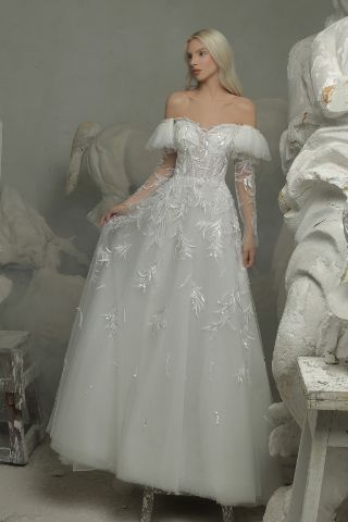 Picture of G4022 - SHADE BRIDAL GOWN