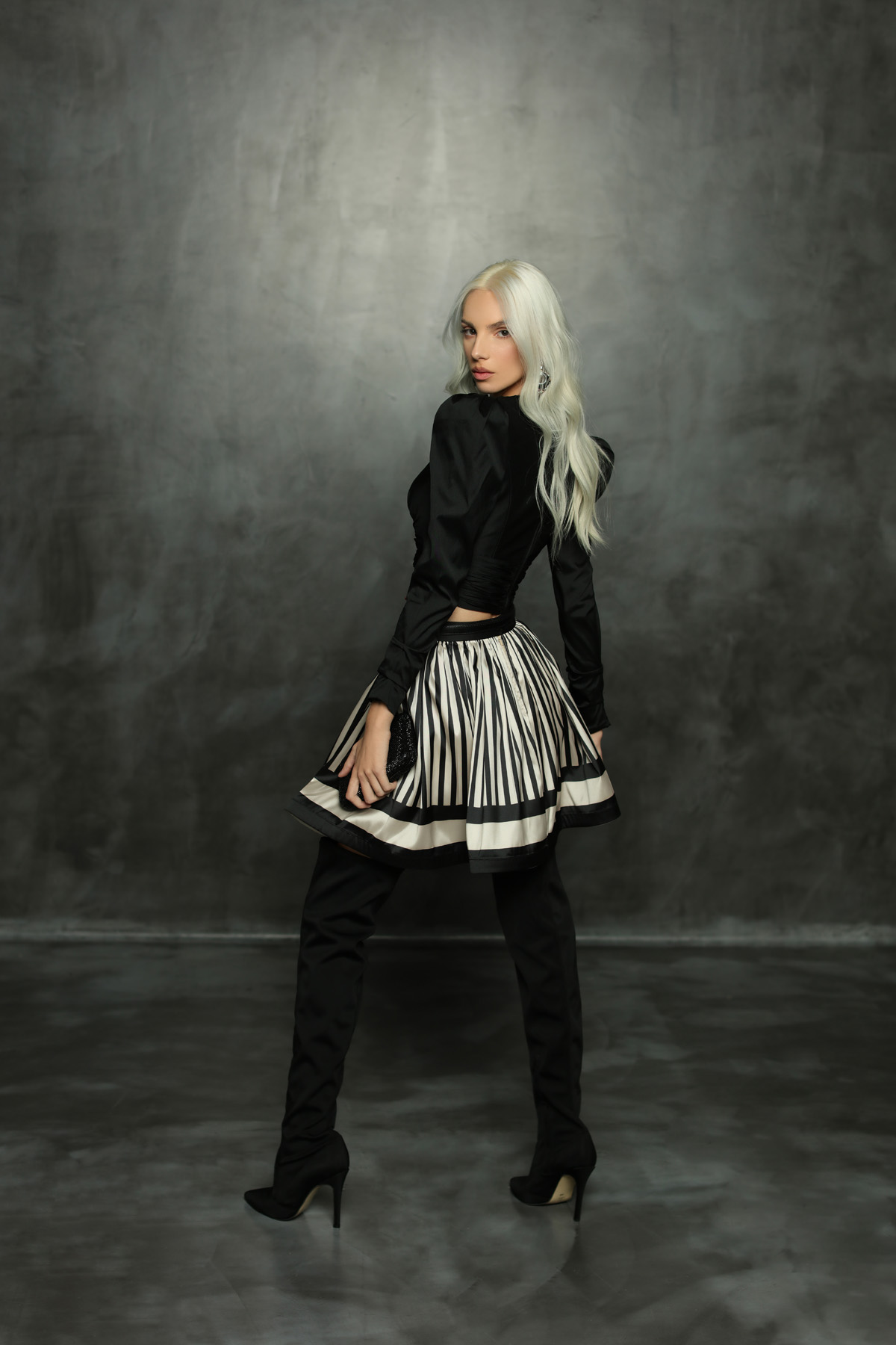 Picture of 65092 - STONE/BLACK FLUFFY SKIRT